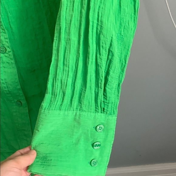 Vibrant Green Button-Up Shirt - Picture 5 of 7